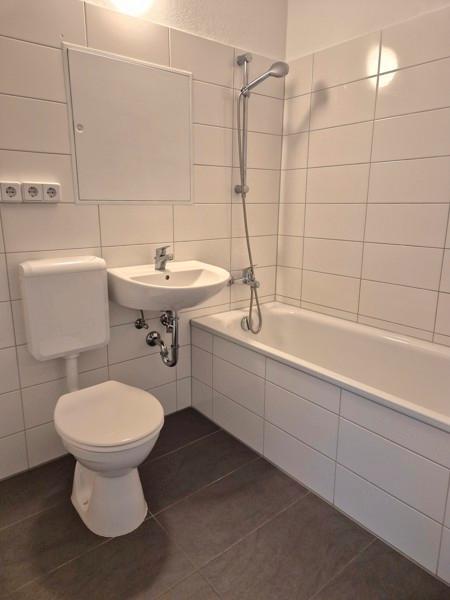 3 Zimmer Wohnung mit Balkon und Weitblick! zimmer