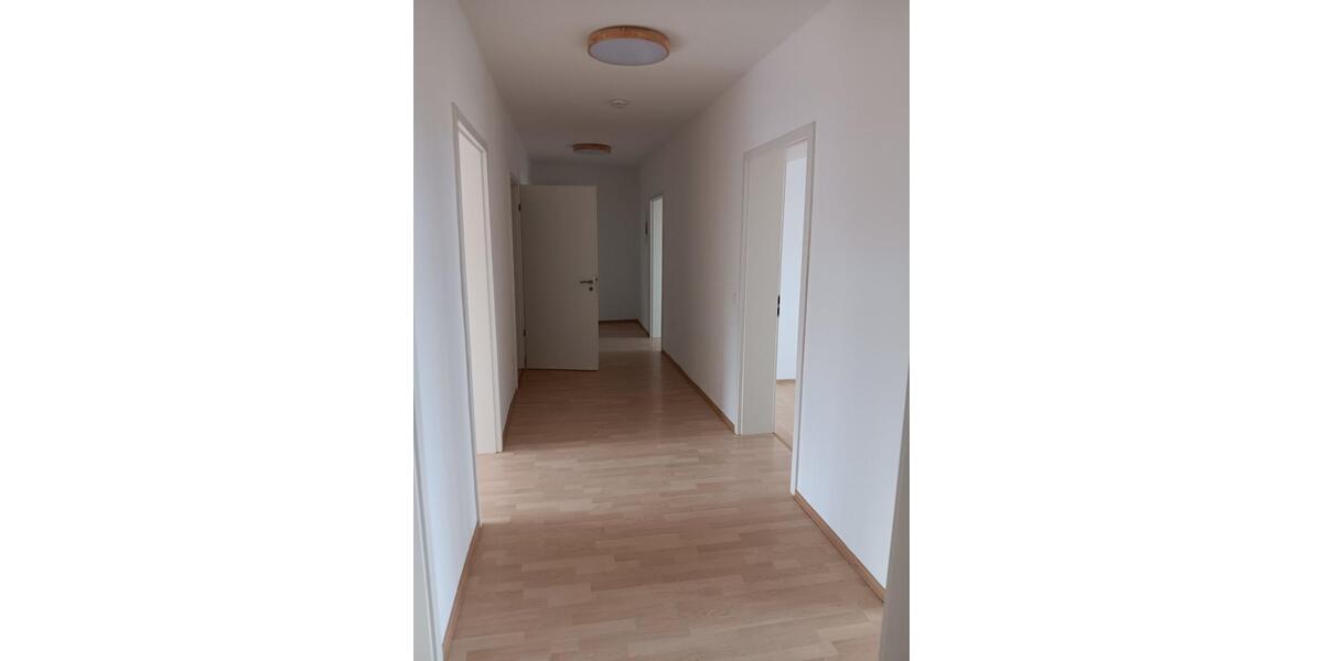 Etagenwohnung Freital - 4 Zimmer, 114 m&sup2;, 860&euro; | Angebot:25148230