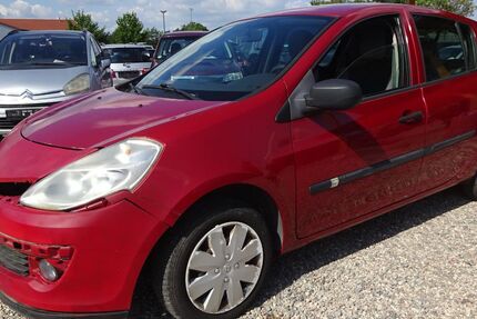 Renault Clio 71.592 km 2.200 &euro; Dresden 01219