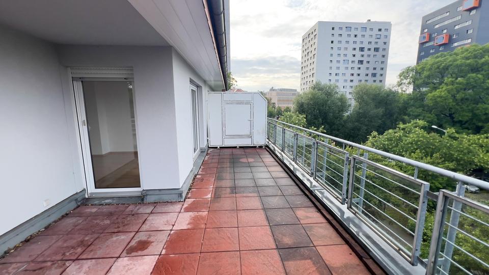 Dachgeschoßwohnung Dresden Plauen - 2 Zimmer, 80 m&sup2;, 687&euro; | Angebot:25224729