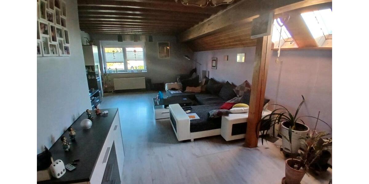 Etagenwohnung Ebersbach - 7 Zimmer, 141 m&sup2;, 1.125&euro; | Angebot:24937095