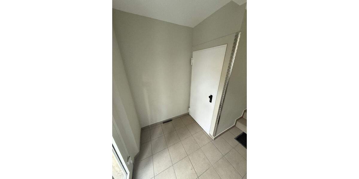 Luxus Erdgeschosswohnung mit 20 m² Terrasse & Garten - hochwertig saniert, ruhig, privat - prov-frei 3 zimmer