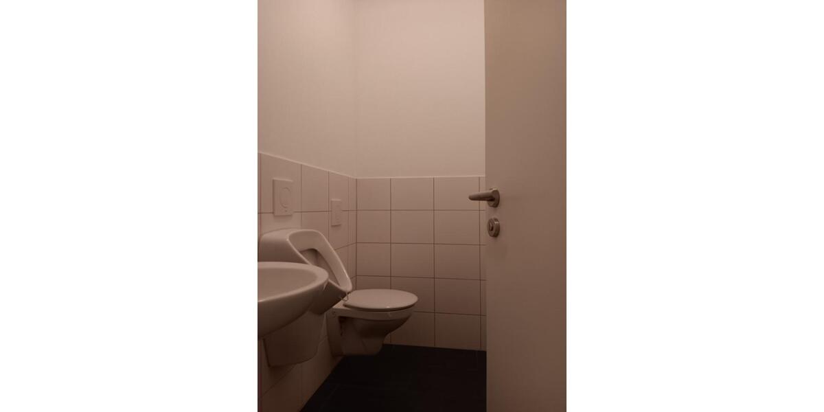 Büroräume in zentraler Lage ab sofort zu vermieten! 3 Zimmer2WCs1AK #KD11 zimmer