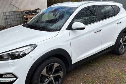 Hyundai TUCSON 198.523 km 12.999 &euro; Moritzburg 01468