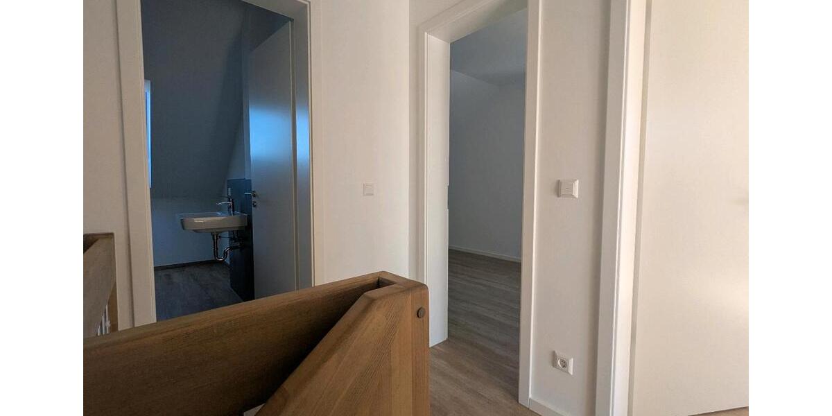 Etagenwohnung Dresden Weixdorf - 7 Zimmer, 152 m&sup2;, 2.950&euro; | Angebot:26397611
