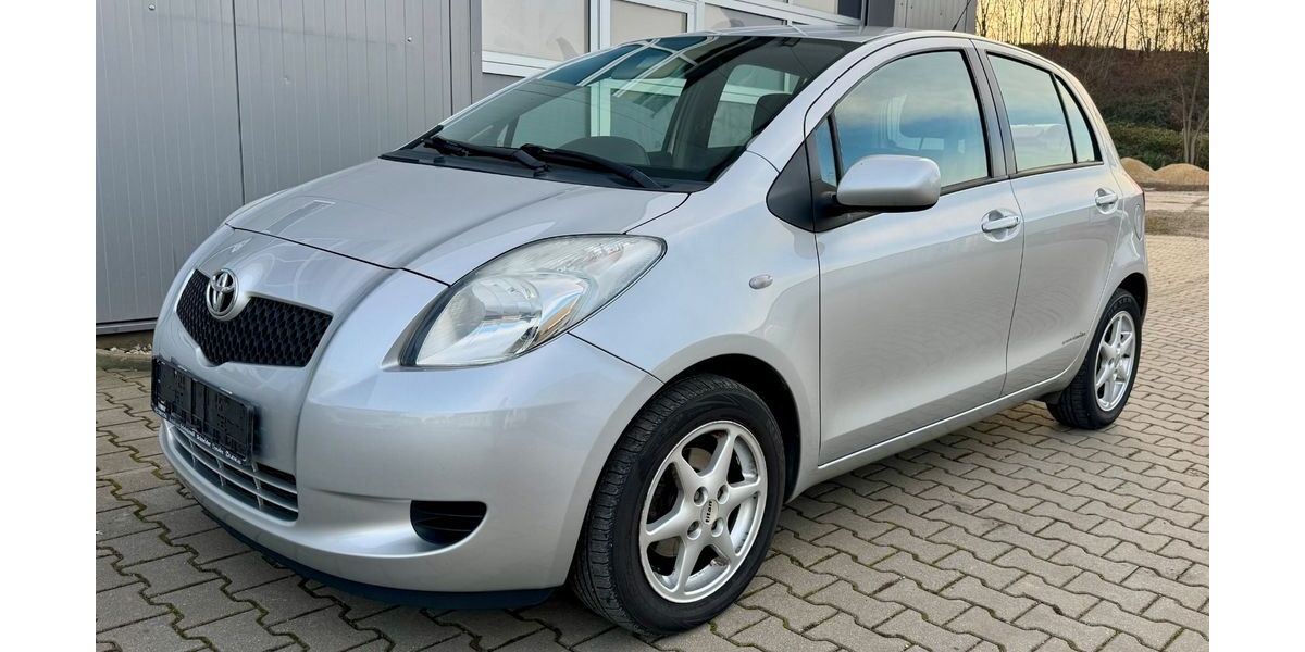 Toyota Yaris 107.000 km 5.550 &euro; Dresden 01157
