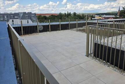 Dem Himmel sehr nah...Wunderschönes Wohnen mit Dachterrasse! Herrlichem Blick über die Stadt!