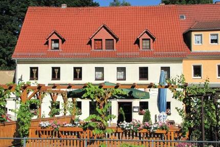 Mehrfamilienhaus mit Gewerbefläche in erholsamer Lage 1 zimmer