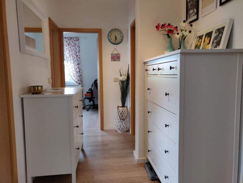 sonnige 3-Zimmerwohnung in zentraler Lage mit Balkon & Loggia! EBK gegen geringe Ablöse möglich 3 zimmer