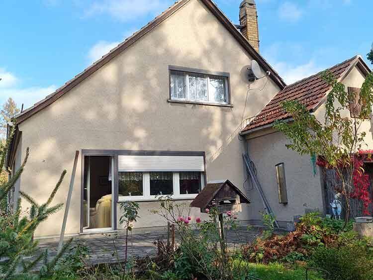 **Zwischen Blüten und Dornen - Schönes Einfamilienhaus mit Sanierungsbedarf**