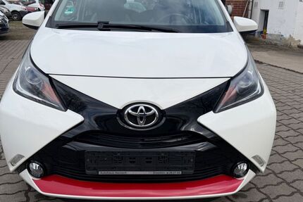 Toyota Aygo (X) 90.000 km 4.999 &euro; Dresden 01097