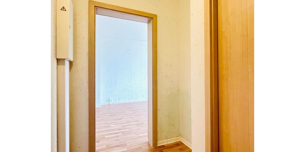 Dachgeschoßwohnung Freital - 1 Zimmer, 25 m&sup2;, 171&euro; | Angebot:25996036