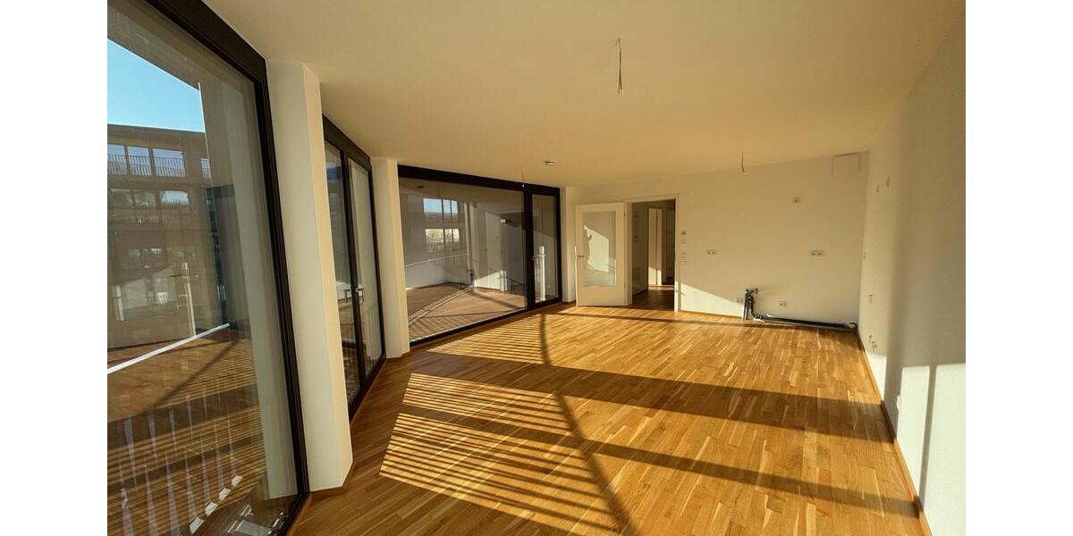 Etagenwohnung Dresden Neustadt - 3 Zimmer, 92 m&sup2;, 1.474&euro; | Angebot:25186404