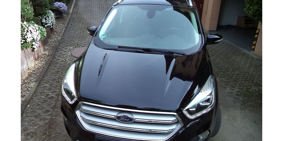 Ford Kuga 125.000 km 15.700 &euro; DRESDEN 01259