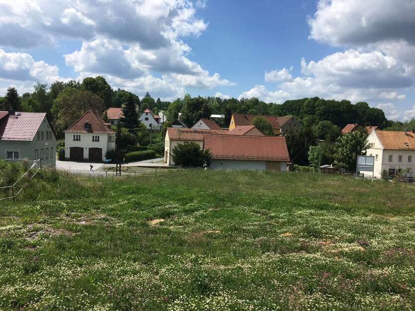 Grundstück zu verkaufen in Struppen 140.000 € 838 m²