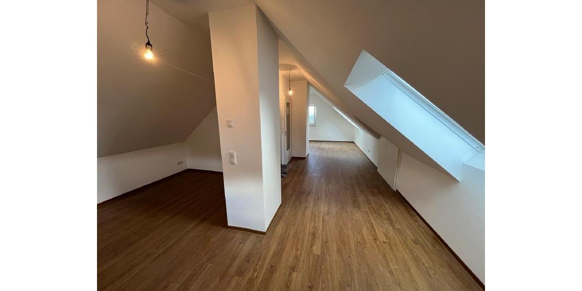 Einfamilienhaus Weinböhla - 5 Zimmer, 155 m&sup2;, 2.300&euro; | Angebot:25351472