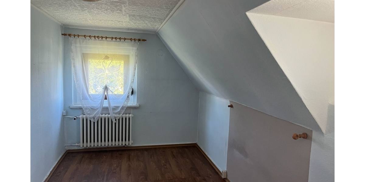 Doppelhaushälfte in ruhiger Lage in Dresden Kaditz mit großem Garten - Einfamilienhaus Dresden Kaditz | Angebot:26828748