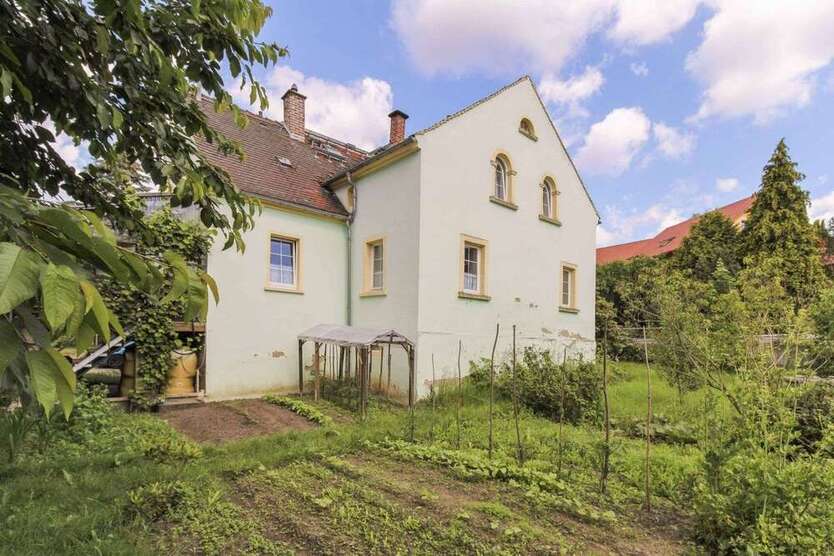 Haus zum Kaufen in Bretnig-Hauswalde 164.900 € 177.09 m²