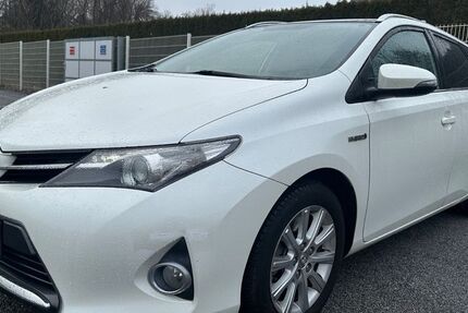 Toyota Auris 100.000 km 12.300 &euro; Dresden 01259