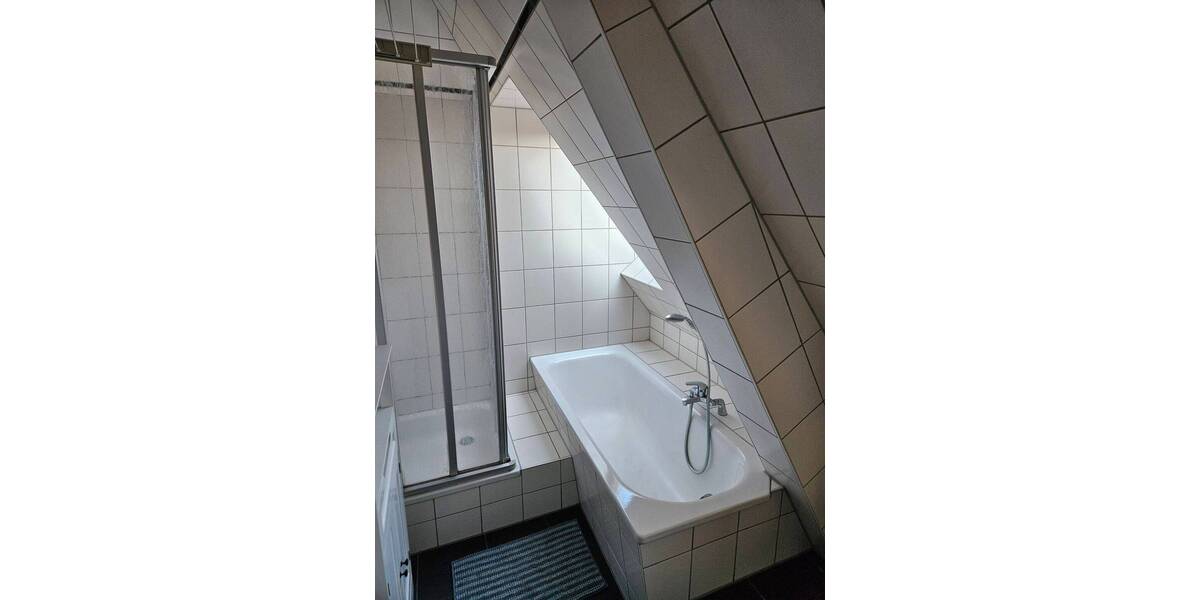Etagenwohnung Dresden Strehlen - 2 Zimmer, 82 m&sup2;, 775&euro; | Angebot:26595854