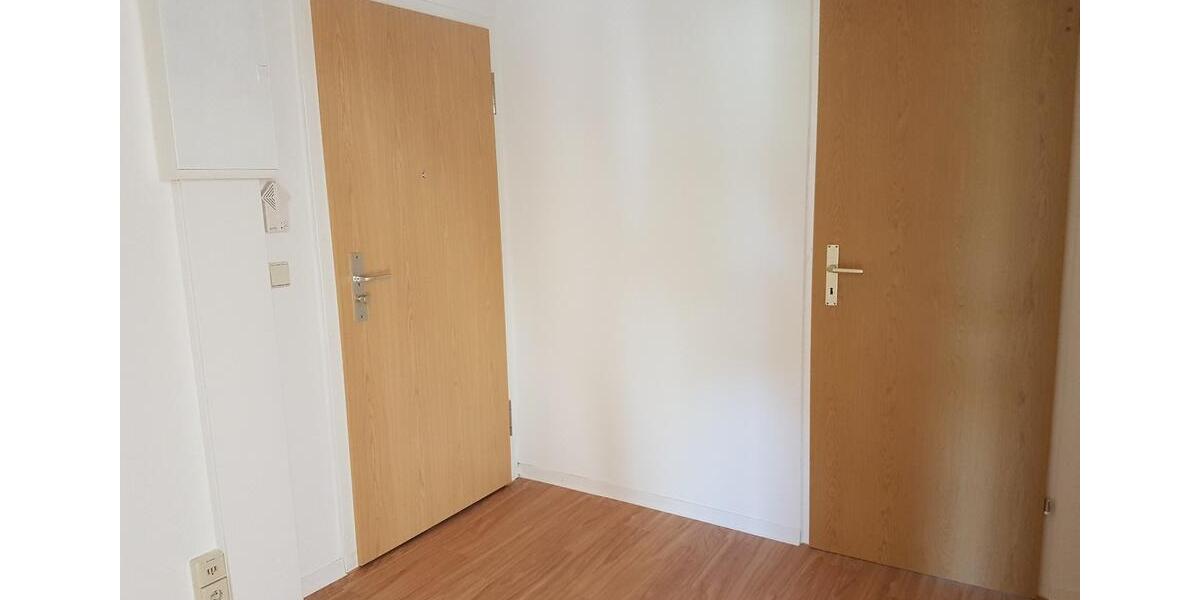 Etagenwohnung Dresden Prohlis - 4 Zimmer, 76 m&sup2;, 179.000&euro; | Angebot:25992218