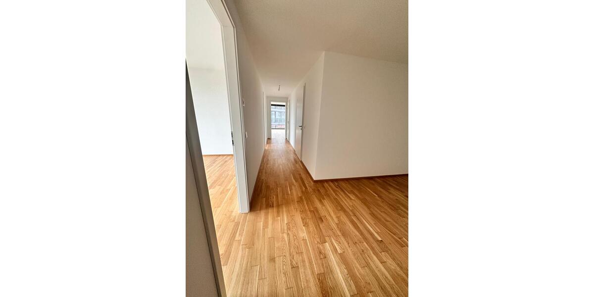 Etagenwohnung Dresden Neustadt - 3 Zimmer, 93 m&sup2;, 1.482&euro; | Angebot:26645184