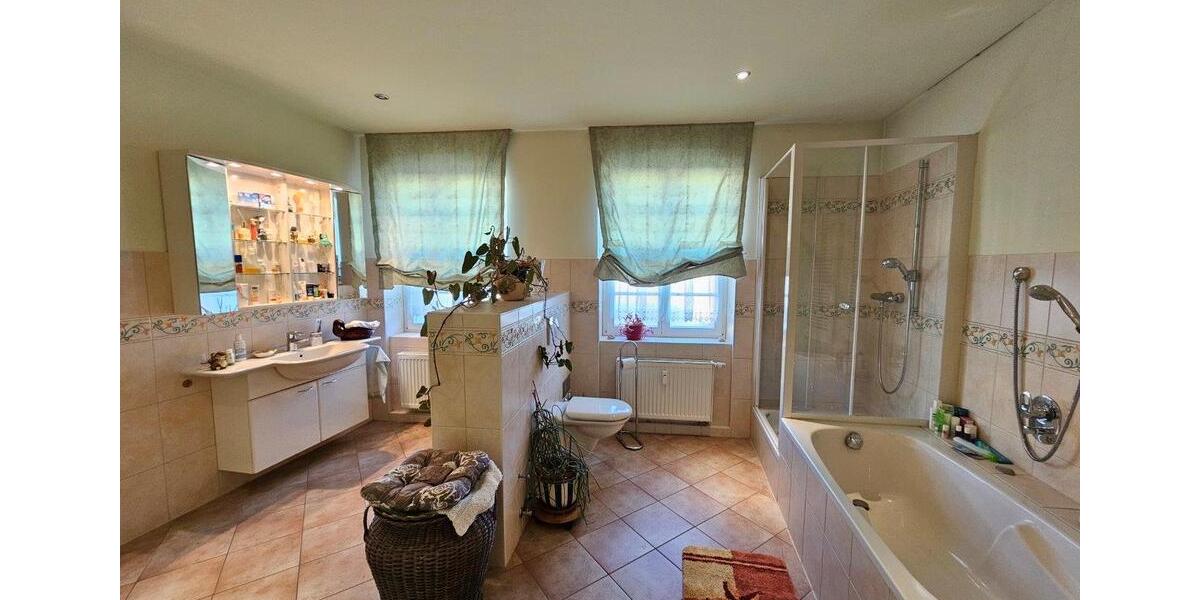 Etagenwohnung Dresden Klotzsche - 2 Zimmer, 107 m&sup2;, 700&euro; | Angebot:26021813