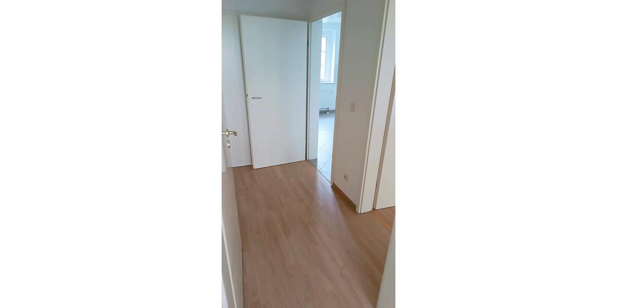 **Frisch renoviert, TOP Grundriss, Balkon, OHNE Provosion** 2 zimmer