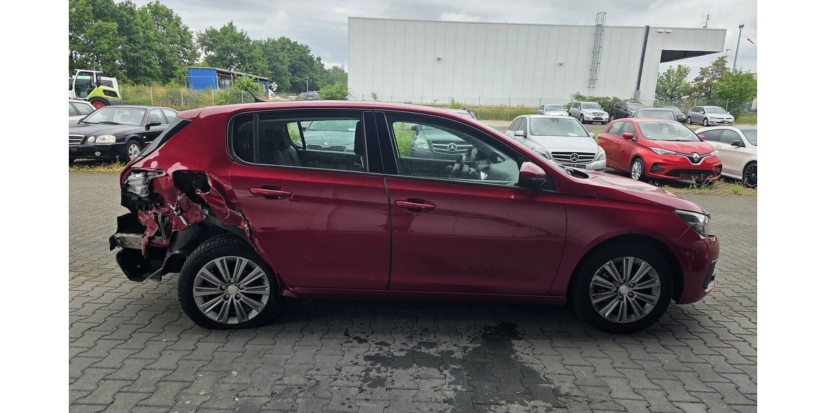 Peugeot 308 II 1.2 Pure Tech 130 97.597 km 3.650 &euro; Wilsdruff 01723