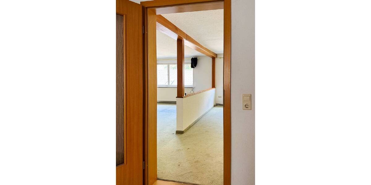 Einfamilienhaus Königstein - 4 Zimmer, 117 m&sup2;, 140.000&euro; | Angebot:26683270