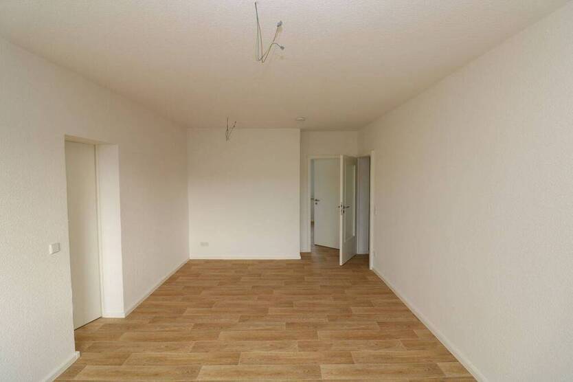 Kinderlachen willkommen...sanierte 5-Raum-FamilienWohnung mit Balkon!!!