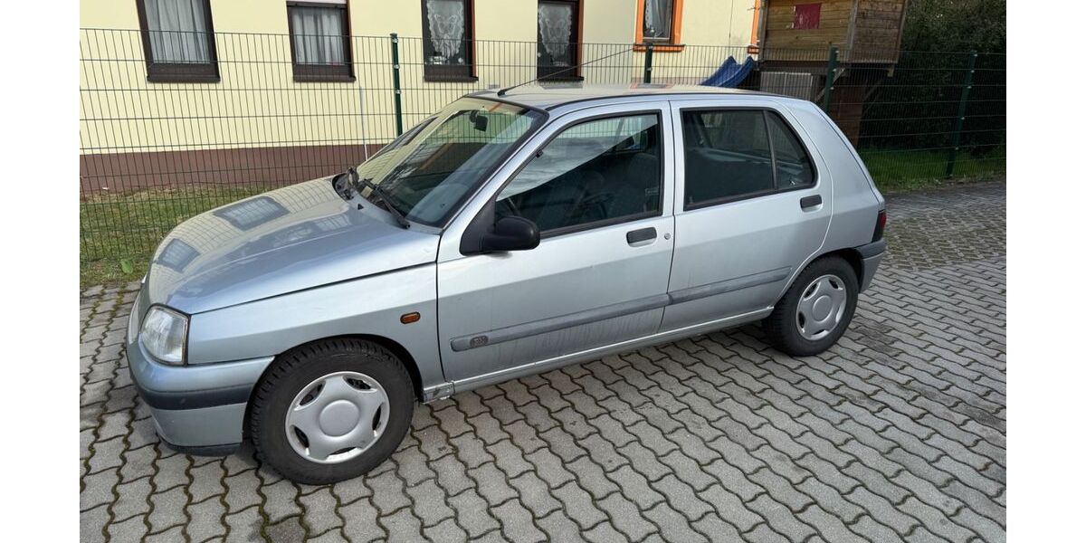 Renault Clio 59.484 km 1.949 &euro; Weinböhla 01689