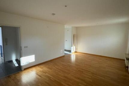1-Zimmer-Wohnung mit Balkon, Garage und Keller in ruhiger Lage