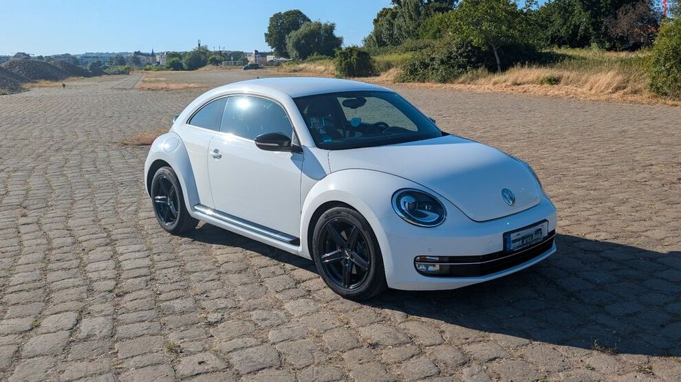VW Beetle 152.179 km 8.800 € Dresden 01159