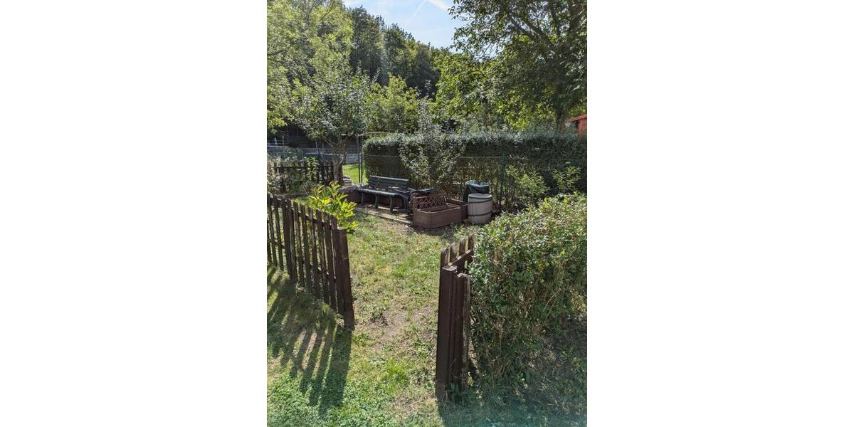 Ruhige frisch renovierte 3 Zimmer Wohnung mit eigenem Garten 3 zimmer