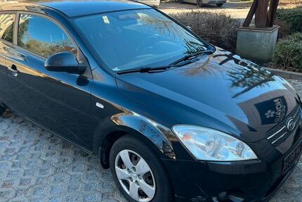 Kia pro ceed / ProCeed 222.000 km 1.999 &euro; Dresden 01139