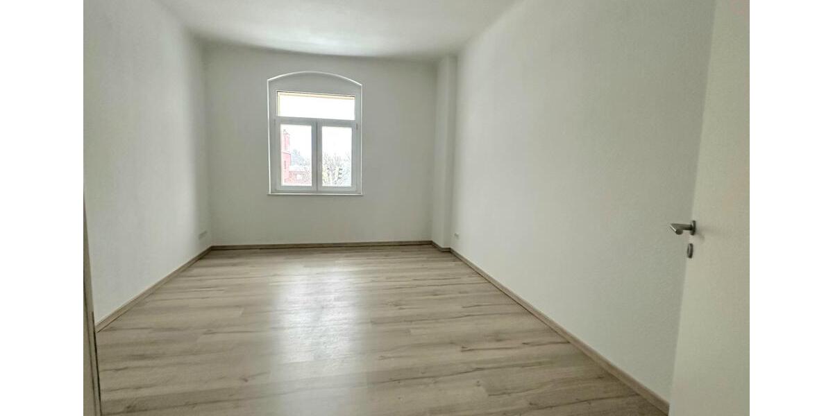 Ansprechende 5-Raum-Wohnung im 1.OG zur Miete in Dresden Gorbitz - Wentzel Dr. 5 zimmer