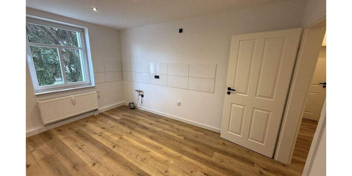 Luxus Erdgeschosswohnung mit 20 m² Terrasse & Garten - hochwertig saniert, ruhig, privat - prov-frei 3 zimmer