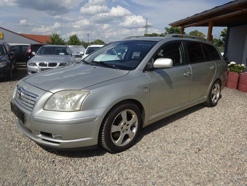 Toyota Avensis 536.046 km 900 € Dresden 01219