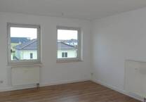 Sonnige 2-Zimmer-Wohnung mit Balkon und neuem Laminatboden am Rande von Königsbrück