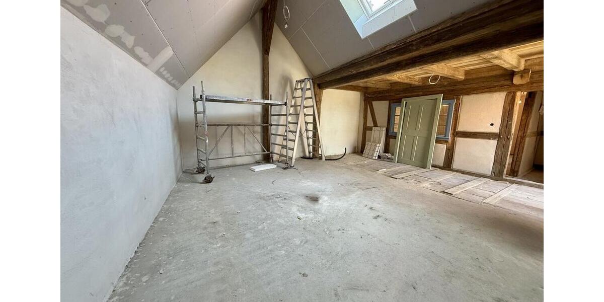 Etagenwohnung Dresden Prohlis - 7 Zimmer, 190 m&sup2;, 2.660&euro; | Angebot:26490342