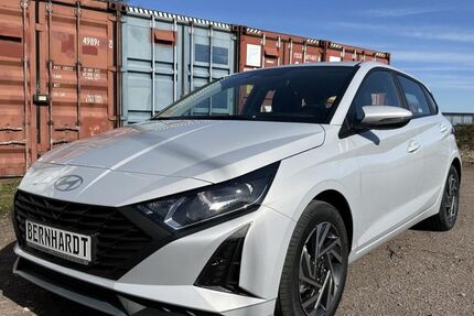 Hyundai i20 6.000 km 14.990 &euro; Dresden 01156