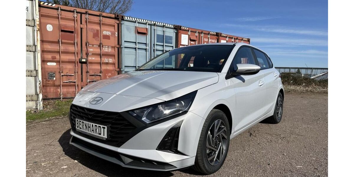 Hyundai i20 6.000 km 14.990 &euro; Dresden 01156