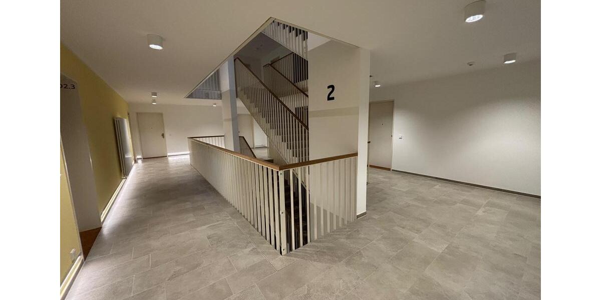 Etagenwohnung Dresden Neustadt - 3 Zimmer, 92 m&sup2;, 1.474&euro; | Angebot:25186404