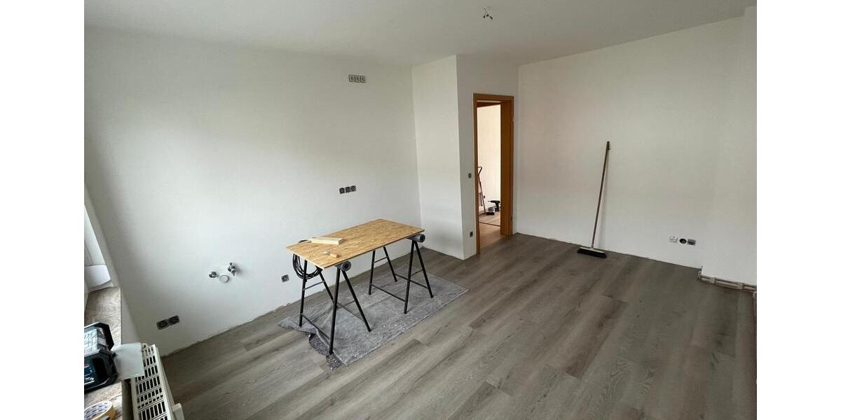 Etagenwohnung Dippoldiswalde - 2 Zimmer, 66 m&sup2;, 650&euro; | Angebot:26453394