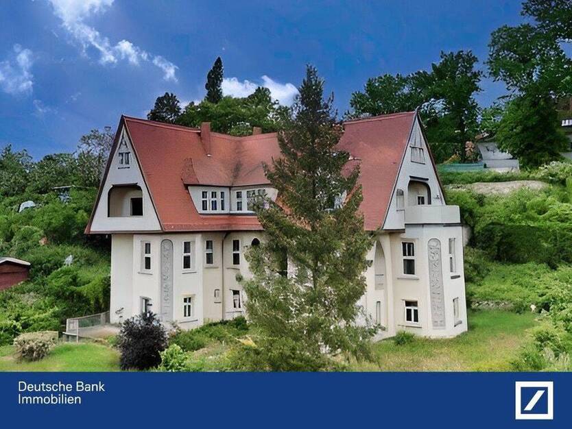Ausdrucksstarke Architektur trifft auf exponierte Lage!