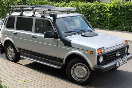 Lada Niva 30.600 km 14.600 &euro; Dresden 01309