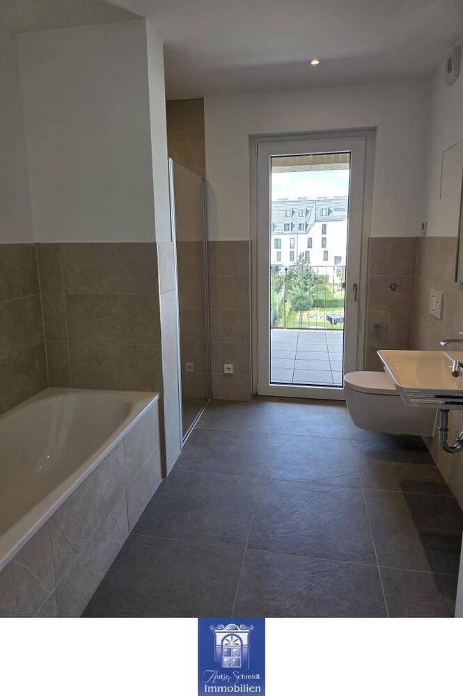 Hafencity Dresden! Traumhafte Wohnung mit zwei großen Balkonen, Lift und vieles mehr