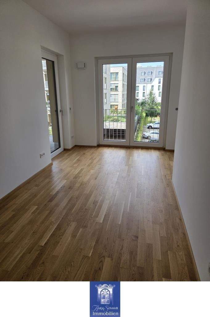 Hafencity Dresden! Traumhafte Wohnung mit zwei großen Balkonen, Lift und vieles mehr 3 zimmer