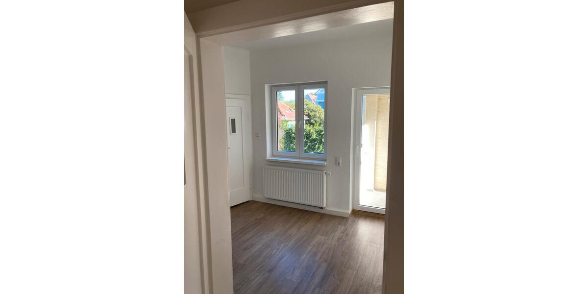 Hochparterre Dresden Loschwitz - 4.5 Zimmer, 140 m&sup2;, 1.700&euro; | Angebot:25918845